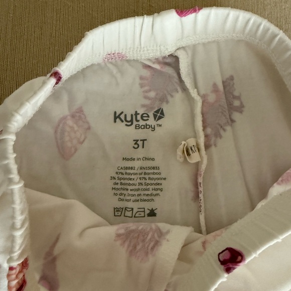 Kyte Baby Pajama Set in Raspberry Shell - Picture 4 of 5